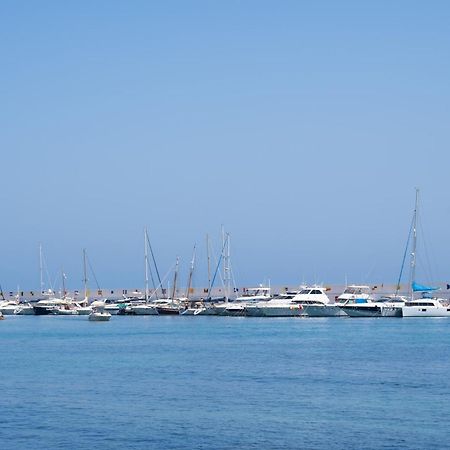 Oasis Sun Beach Costa Del Sol 埃斯特波纳 外观 照片