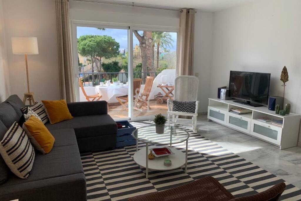 Oasis Sun Beach Costa Del Sol 埃斯特波纳 外观 照片