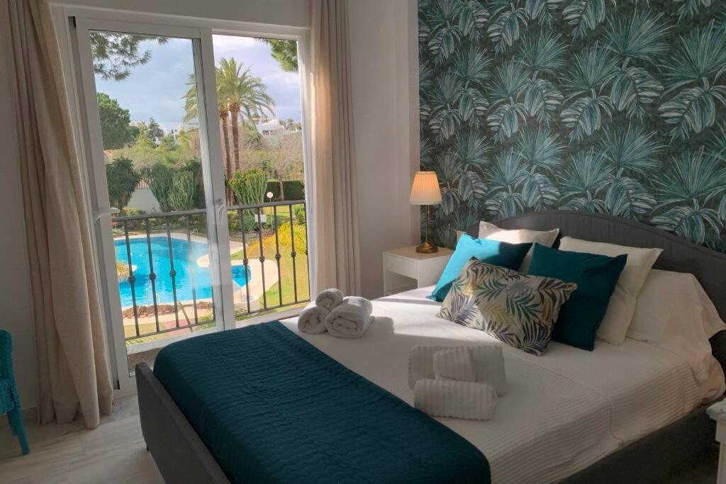 Oasis Sun Beach Costa Del Sol 埃斯特波纳 外观 照片