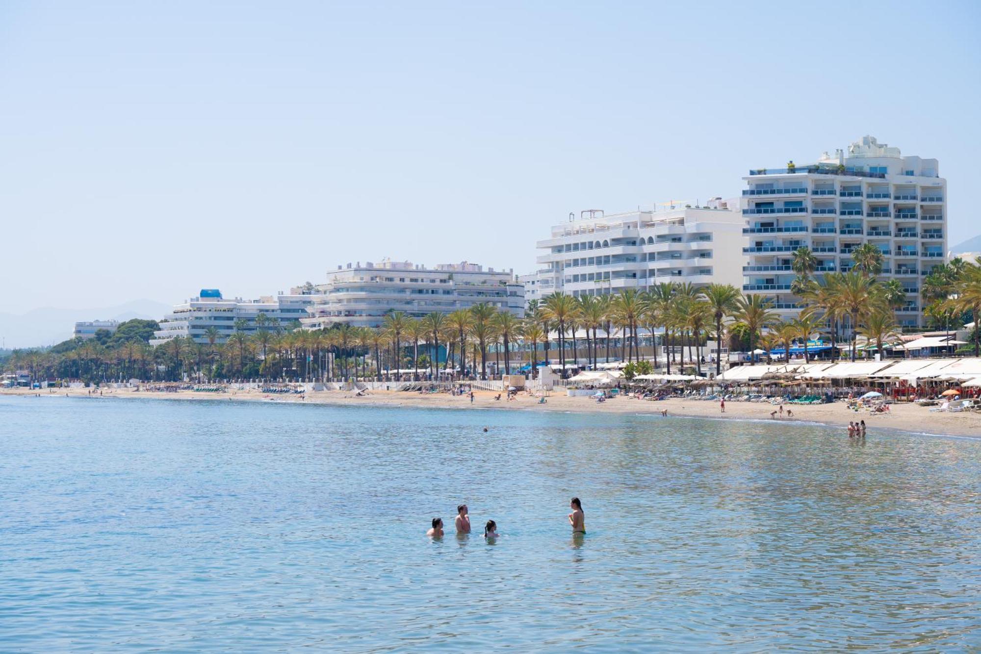 Oasis Sun Beach Costa Del Sol 埃斯特波纳 外观 照片